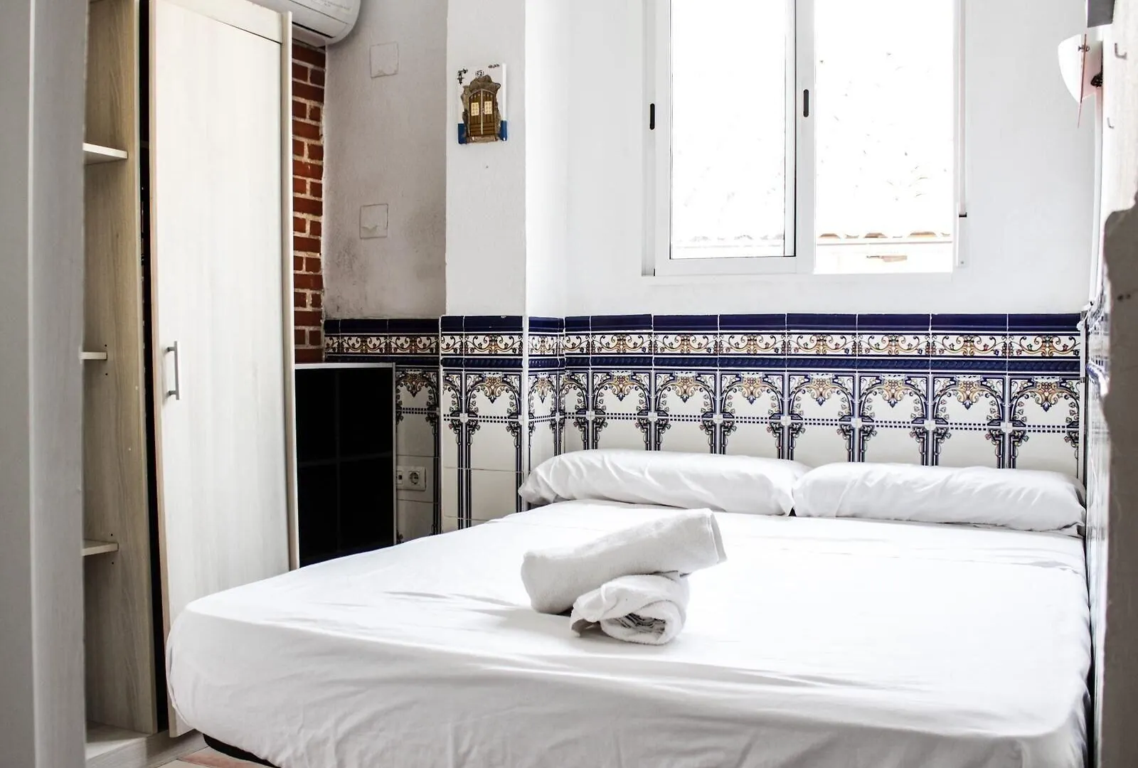 Hostal El Cascabel Granada Guest house