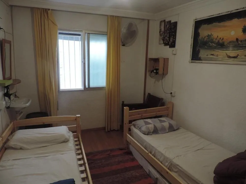 Hostal El Cascabel Granada Guest house