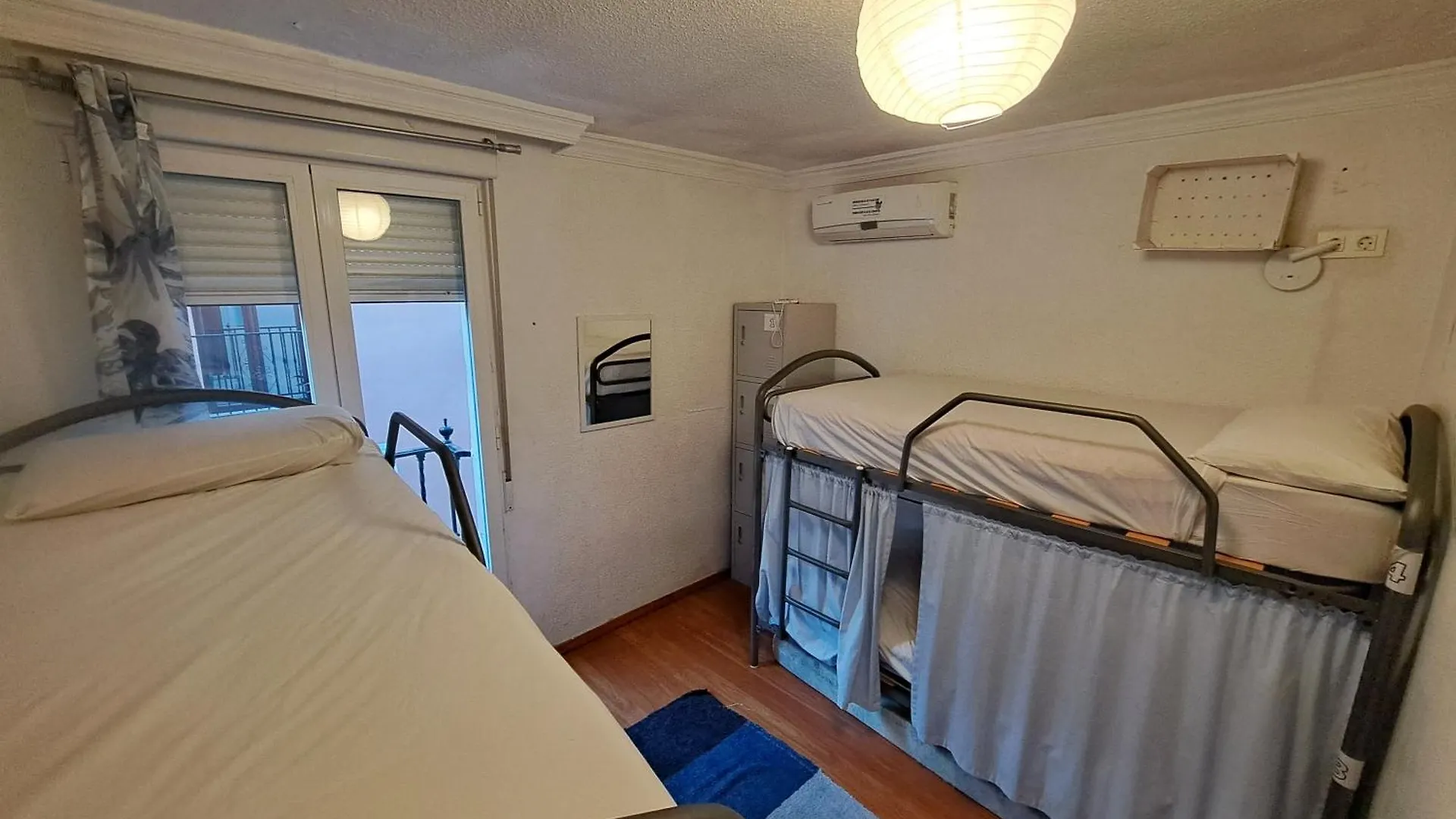 Hostal El Cascabel Granada Guest house